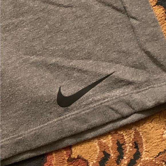 ☁ NIKE DRI-FIT MENS DUAL POCKET GREY RUNNING JOGGING PANT SHORTS - SIZE SMALL ☁ - Picture 2 of 8